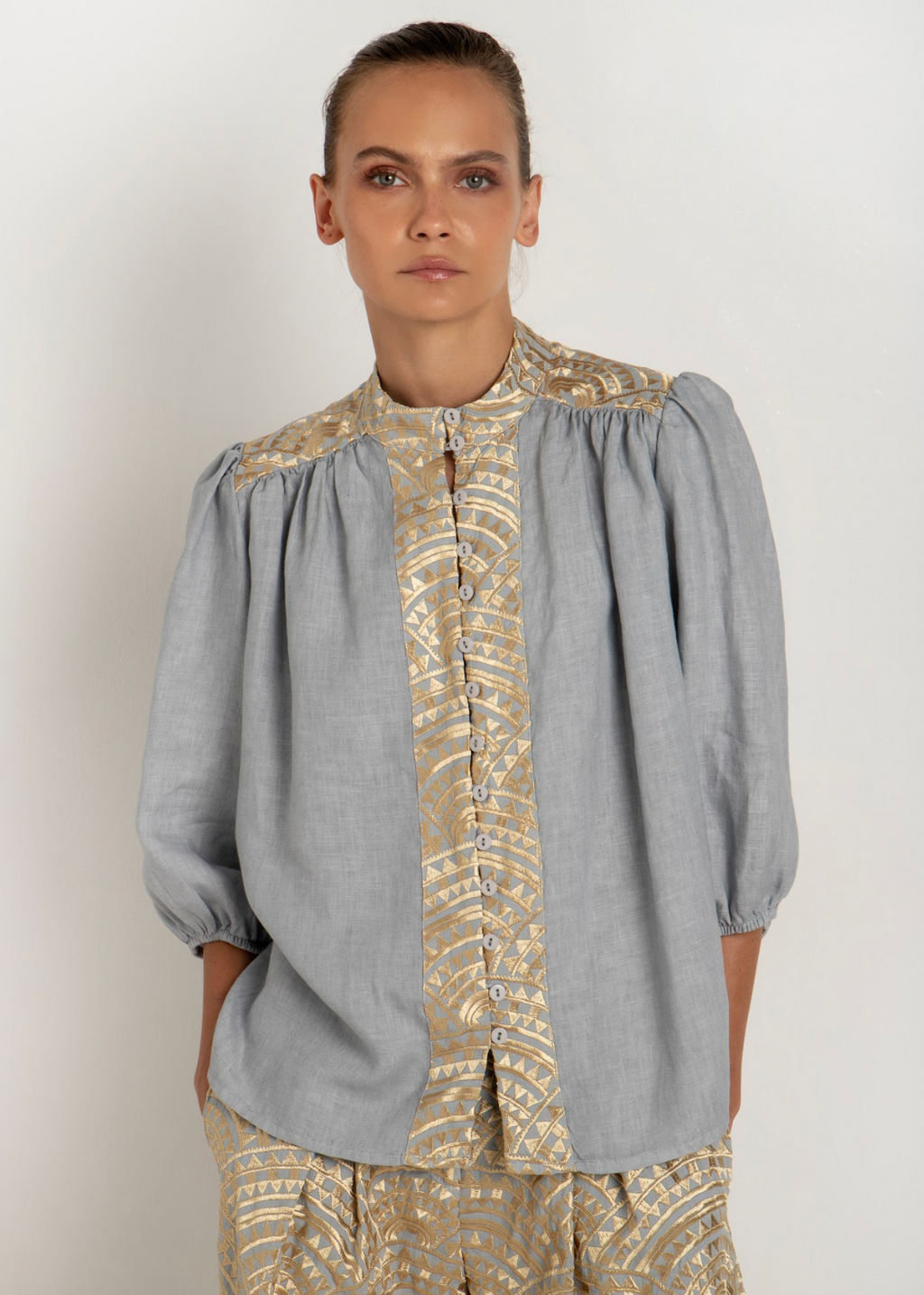 New Triangle Blouse in Light Grey/Gold