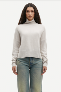 Nola Turtleneck in Turtle Dove