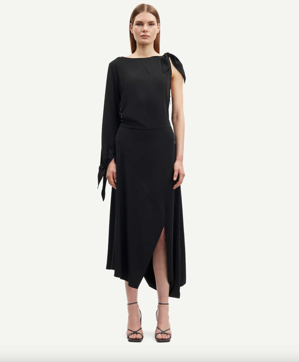 Saalba Dress in Black