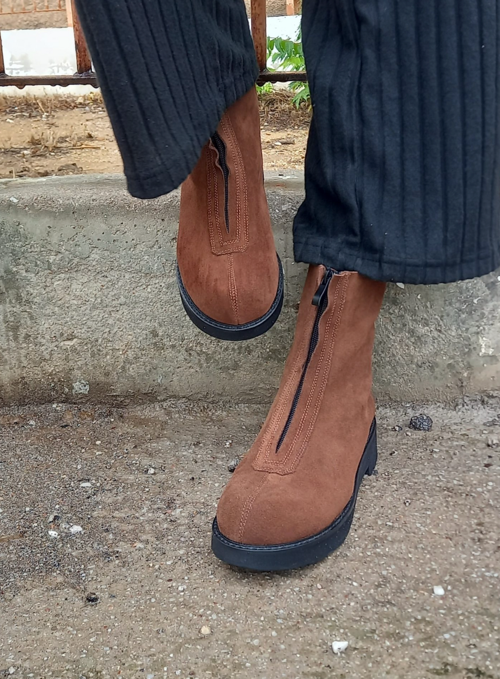 Zipper Boots in Brown Suede