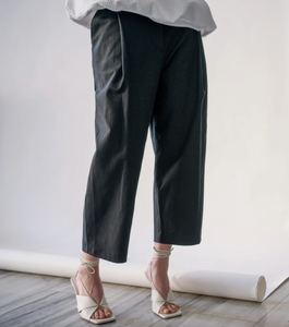 A Walk Trousers in Black