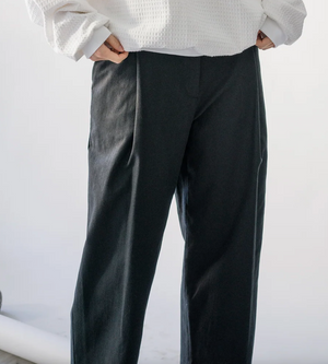 A Walk Trousers in Black