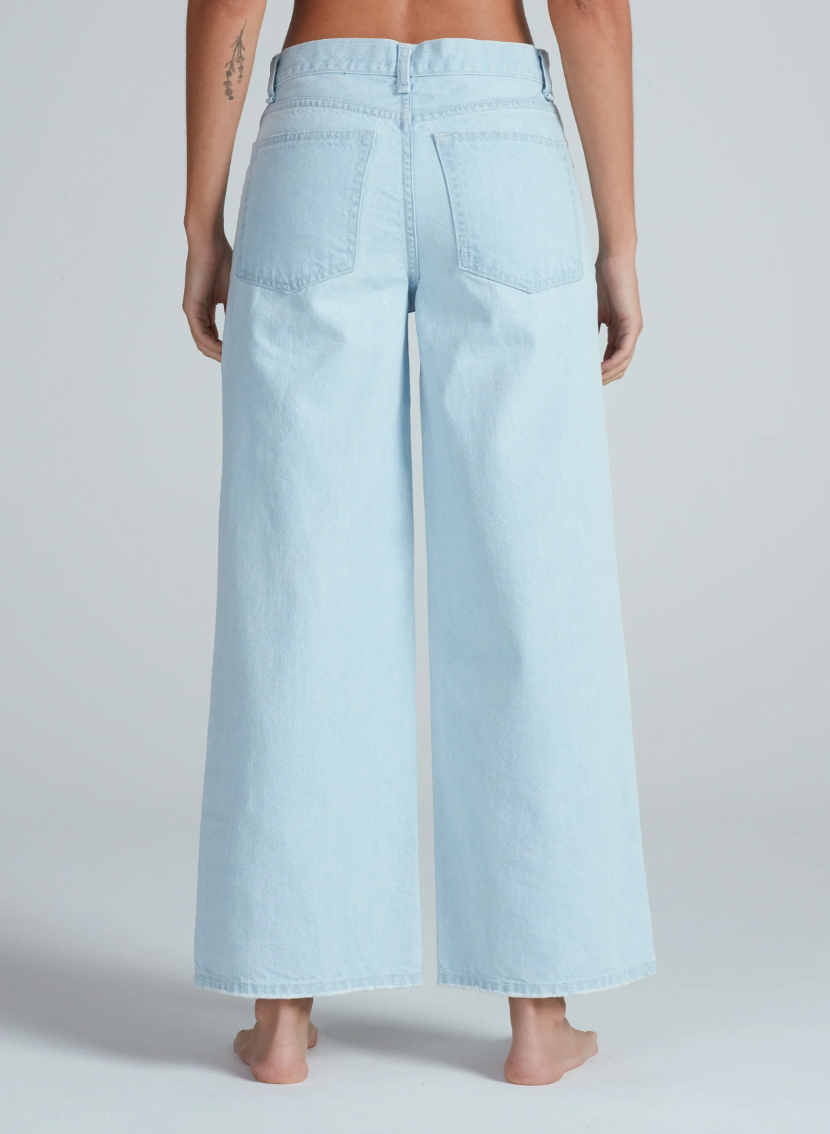 Cropped Atomic in Bleachout