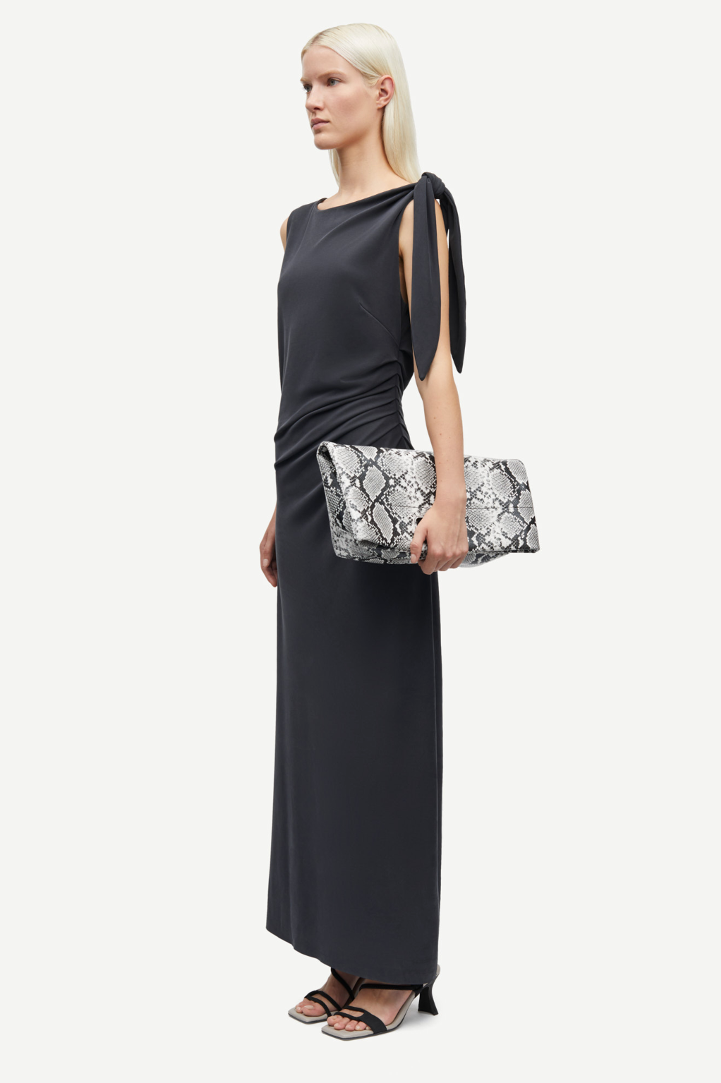Sasus Dress in Black