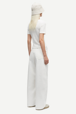Saharper Jeans with Belt in White Rock