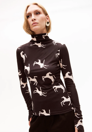 Sur Top in Black Cream
