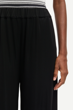Saumi Trousers in Black
