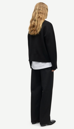Salissy V- Neck in Black
