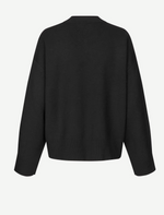 Salissy V- Neck in Black