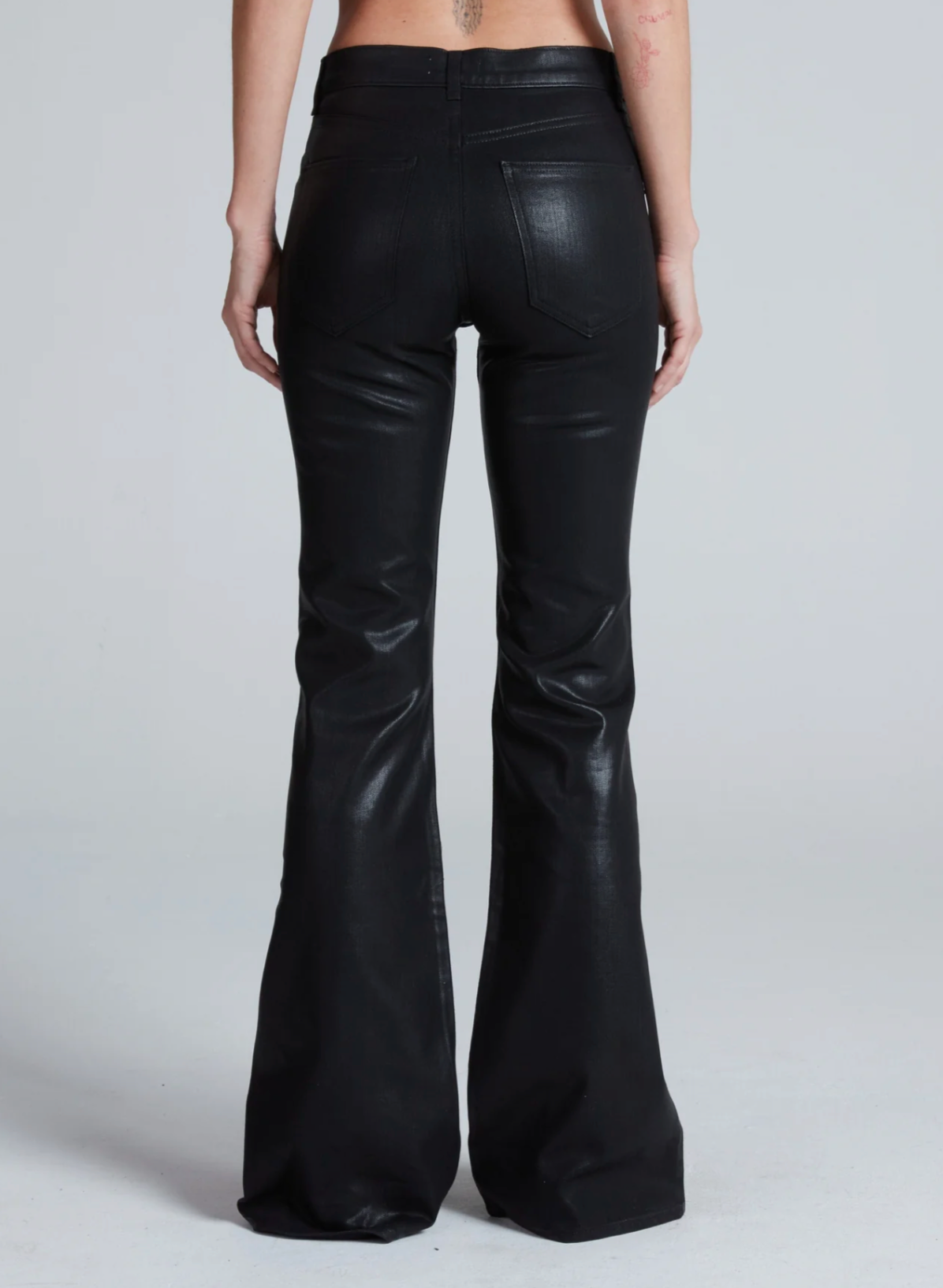 Bond Street in Coated Black