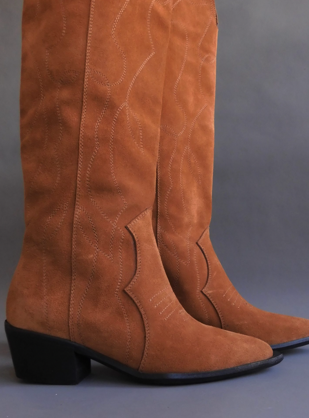 Texas Boot in Brown Suede